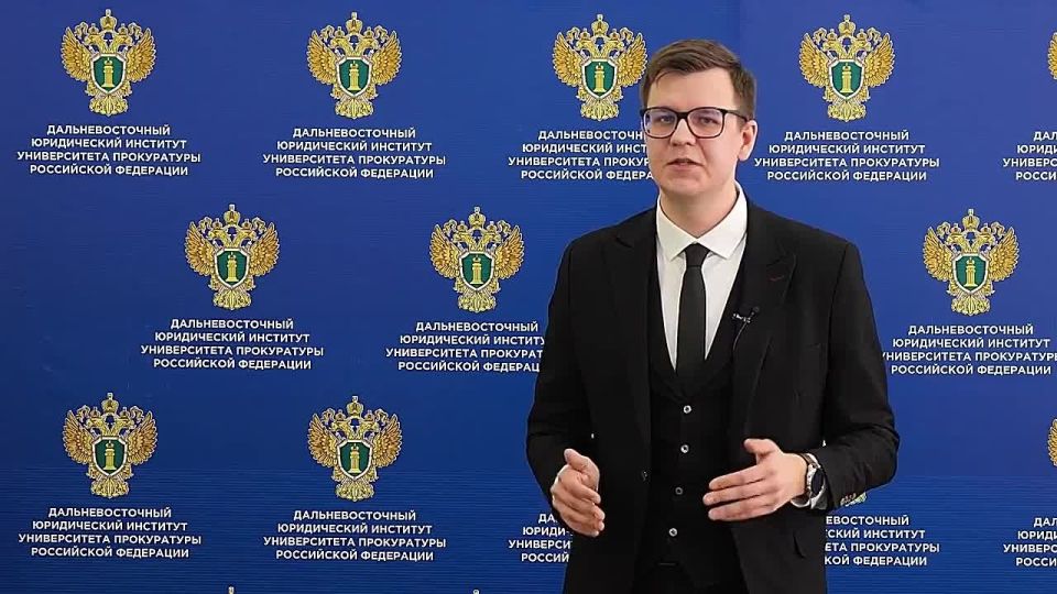 Если вы столкнулись с кибермошенниками: у вас украли деньги с карты, вы не получили оплаченный товар или вам звонили из "банка" и просили личные данные? Срочно позвоните по телефону горячей линии 122