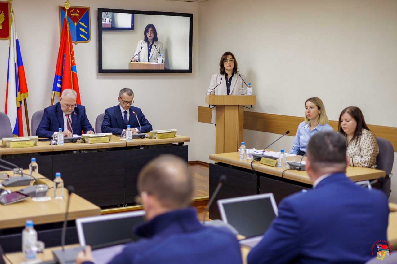 Сегодня министр внутренней и информационной политики Яна Ружанская представила комитету по социальной политике областной Думы кандидатуру Героя России Ивана Кабанова на присвоение звания «Почетный гражданин Магаданской...