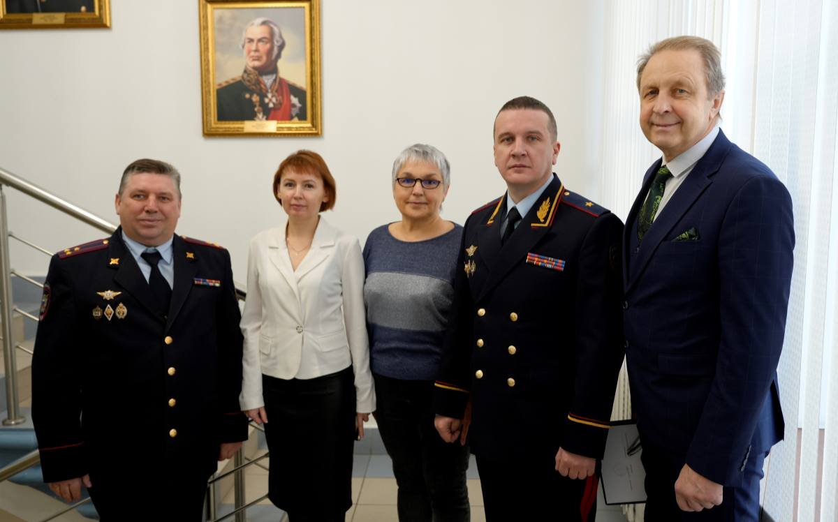 В УМВД России по Магаданской области открыта постоянная историческая экспозиция: портреты великих полководцев нашей страны В УМВД России по Магаданской области открыта постоянная историческая экспозиция: портреты великих полководцев нашей страны