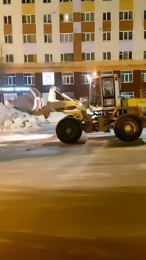 Сегодня в Магадане на расширение проезжей части и тротуаров, уборку и вывоз снега, противогололедную обработку вышли 43 единицы техники ГЭЛУД и КЗХ