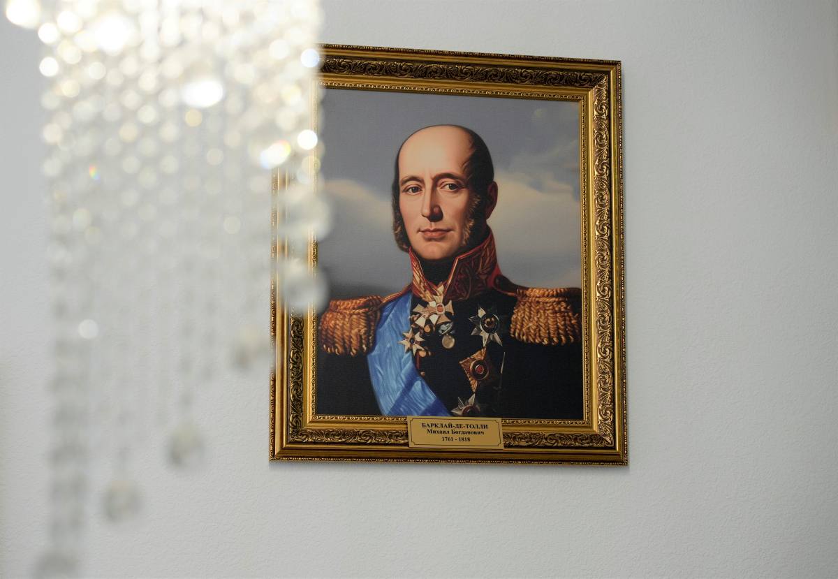 В УМВД России по Магаданской области открыта постоянная историческая экспозиция: портреты великих полководцев нашей страны В УМВД России по Магаданской области открыта постоянная историческая экспозиция: портреты великих полководцев нашей страны