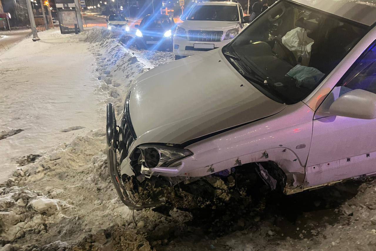 В Магадане госавтоинспекторы устанавливают обстоятельства ДТП на улице Пролетарской В Магадане госавтоинспекторы устанавливают обстоятельства ДТП на улице Пролетарской