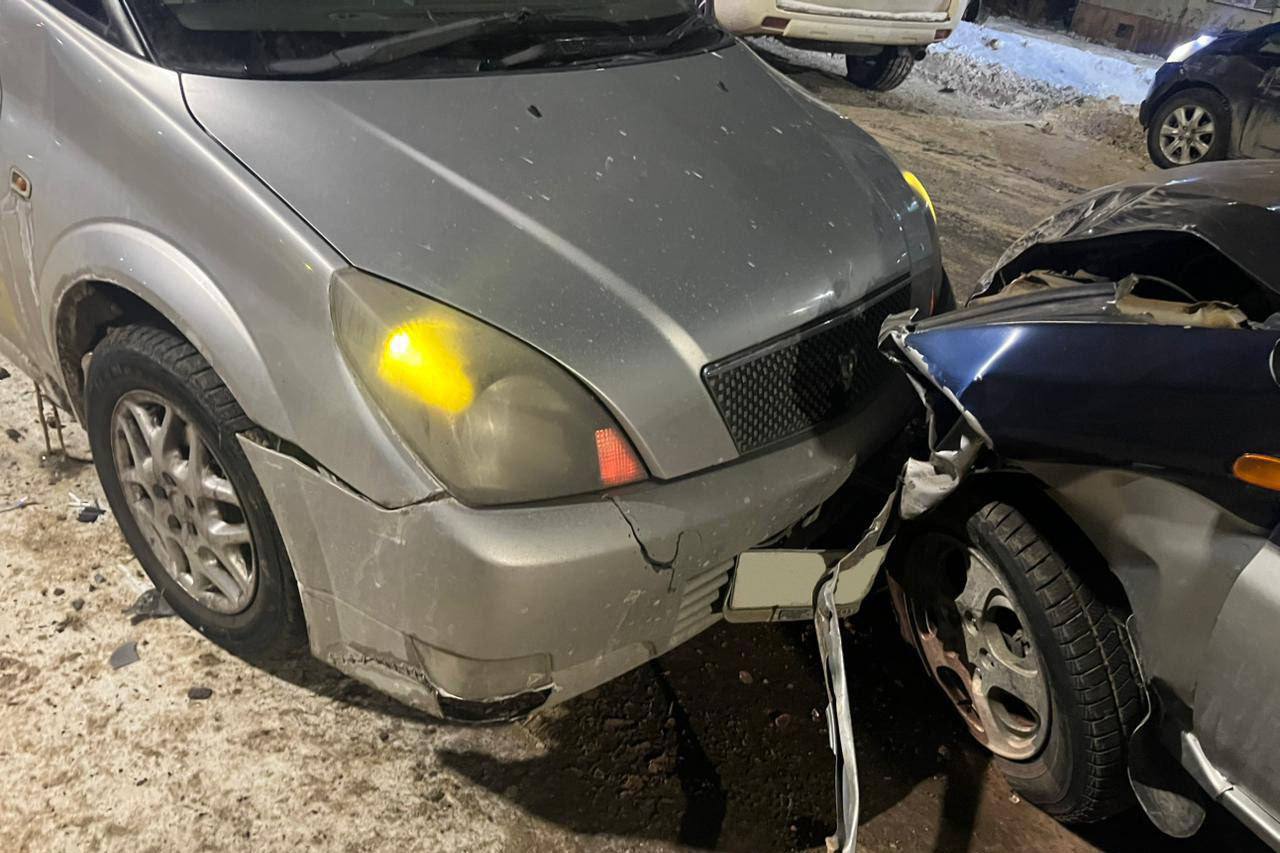 В Магадане госавтоинспекторы устанавливают обстоятельства ДТП на улице Пролетарской В Магадане госавтоинспекторы устанавливают обстоятельства ДТП на улице Пролетарской