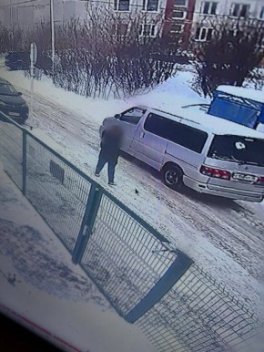 В Магадане оперативники уголовного розыска установили гражданина, причастного к противоправным действиям в отношении несовершеннолетней