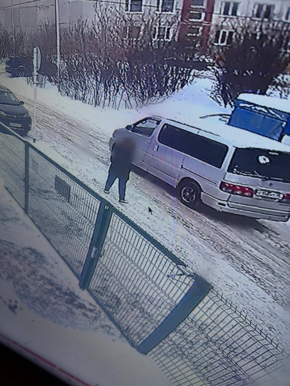 В Магадане оперативники уголовного розыска установили гражданина, причастного к противоправным действиям в отношении несовершеннолетней