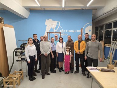 Ветераны СВО встретились в промышленном техникуме с руководителем движения «Абилимпикс» и мастерами производственного обучения