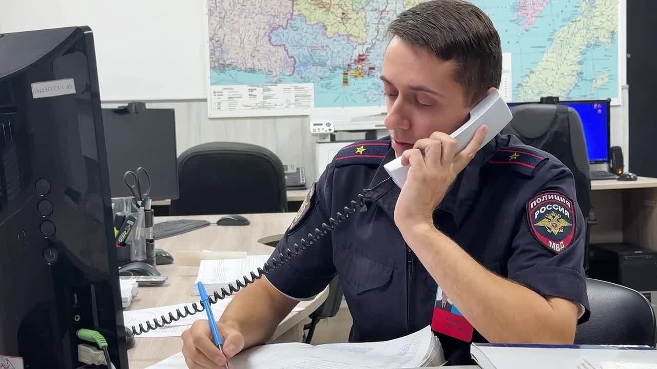 Полицейские Ольского округа Колымы установили мужчину, подозреваемого в нанесении ножевого ранения знакомому и хранении огнестрельного оружия