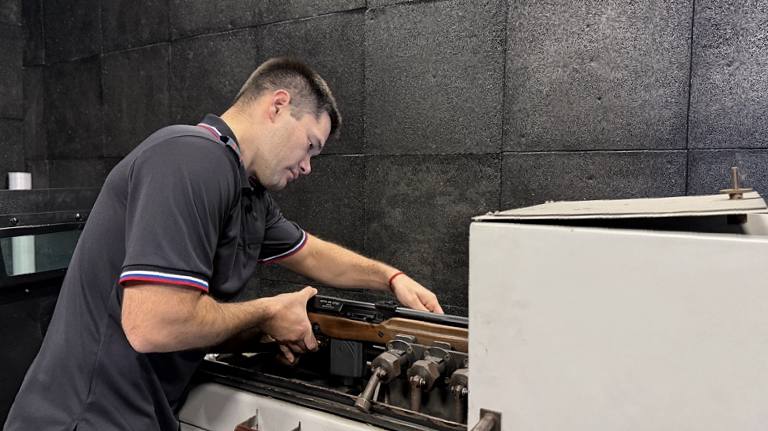 Полицейские Ягоднинского округа Колымы установили местного жителя, который незаконно хранил свыше 850 граммов наркотиков, карабин и патроны Оперативниками уголовного розыска Отделения МВД России «Ягоднинское» установлен... Полицейские Ягоднинского округа Колымы установили местного жителя, который незаконно хранил свыше 850 граммов наркотиков, карабин и патроны Оперативниками уголовного розыска Отделения МВД России «Ягоднинское» установлен...