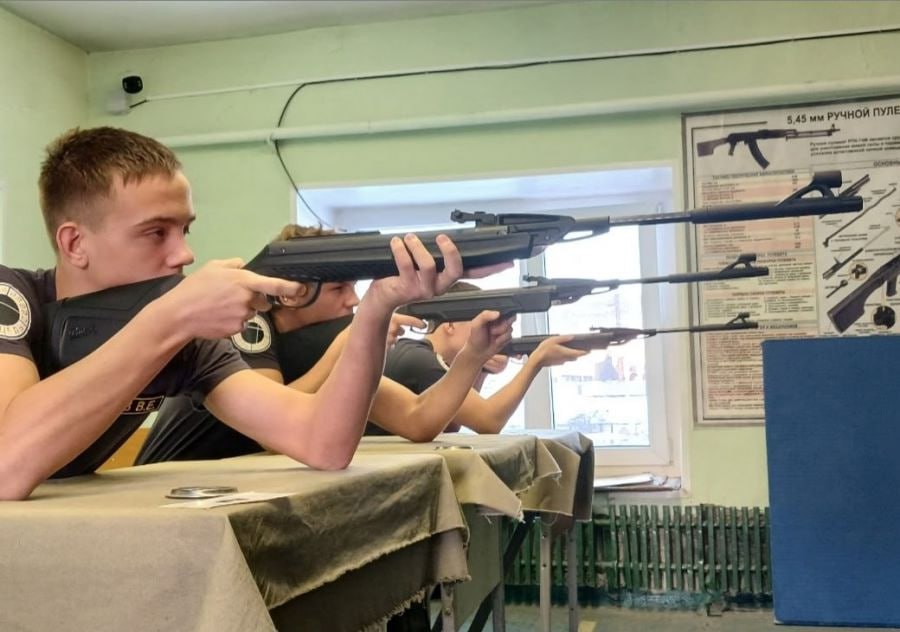 Городские соревнования по военно-спортивному многоборью прошли в Магадане