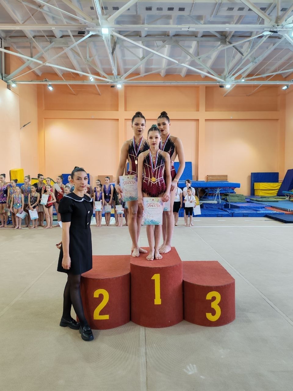 Чемпионат и первенство Магадана по спортивной акробатике прошли в областном центре 14 и 15 ноября Чемпионат и первенство Магадана по спортивной акробатике прошли в областном центре 14 и 15 ноября