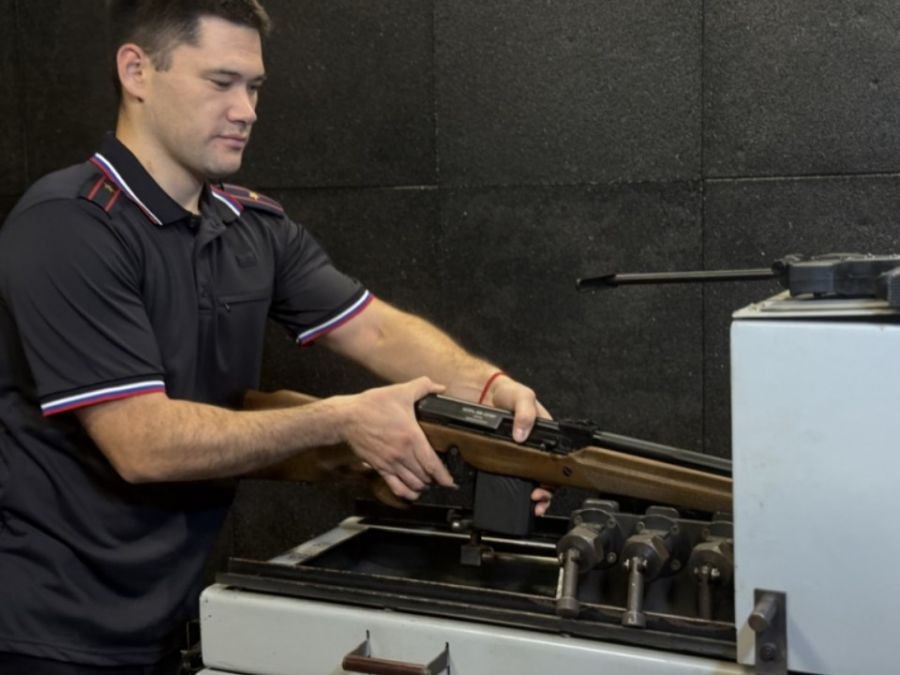 Карабин и почти килограмм наркотиков изъяли у колымчанина в Синегорье