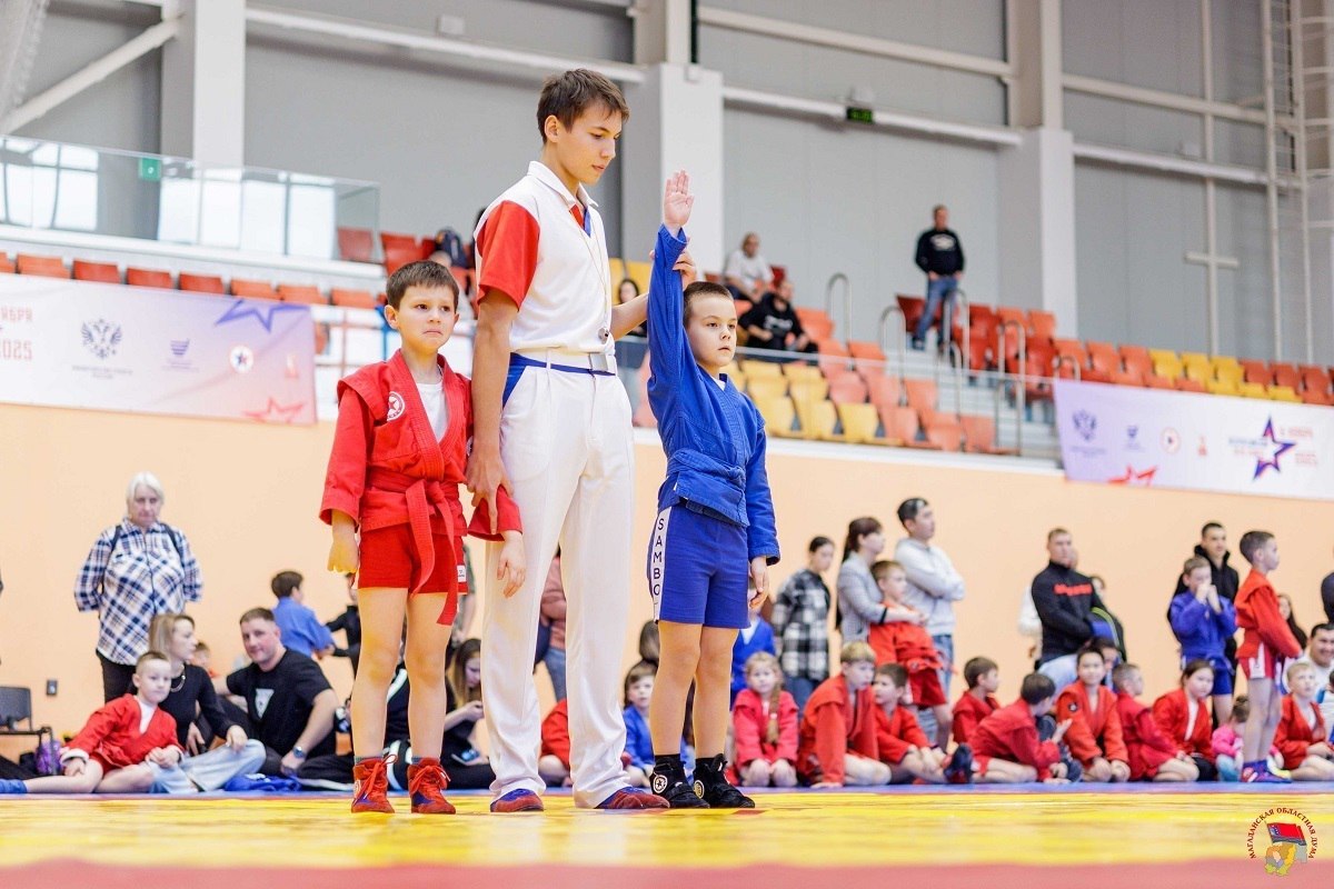 Всероссийский день самбо в Магадане отметили масштабными соревнованиями Всероссийский день самбо в Магадане отметили масштабными соревнованиями