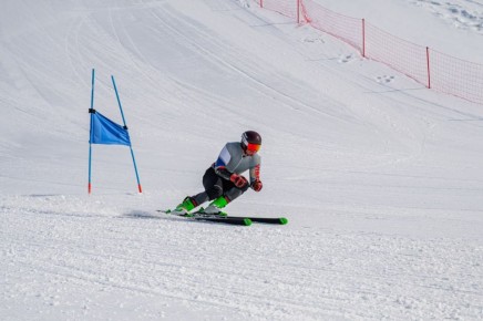 Горнолыжники из Московской и Ленинградской областей приступили к тренировкам на Колыме