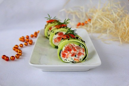 Огуречные роллы с красной рыбой: легкость и изысканность на новогоднем столе