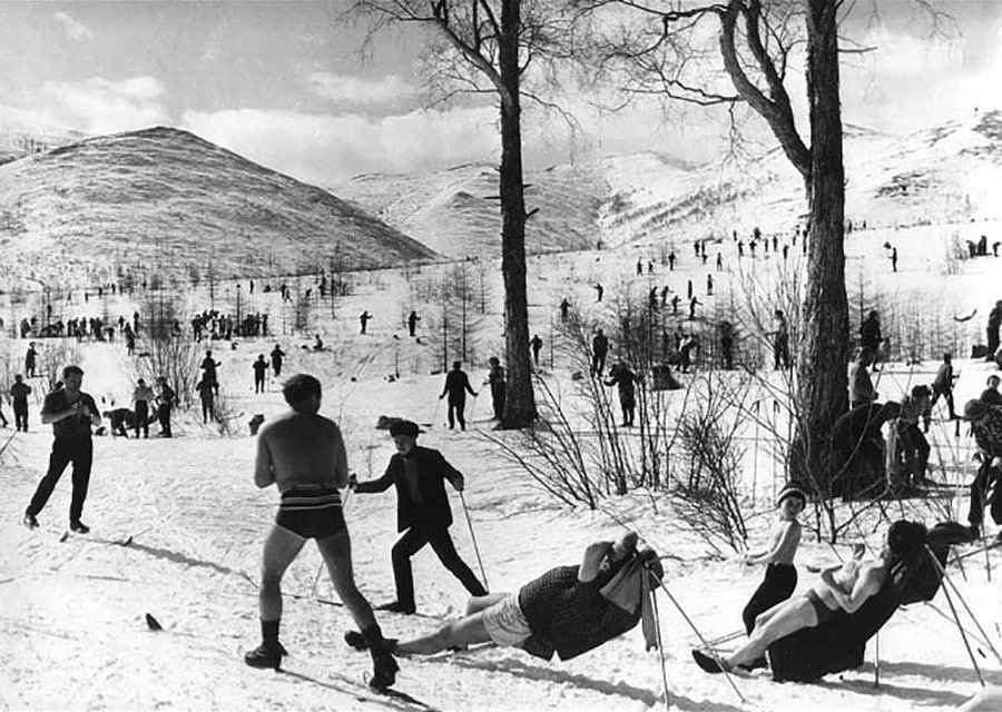 Лыжная сборная СССР тренировалась на Снежной Долине близ Магадана 35 лет назад