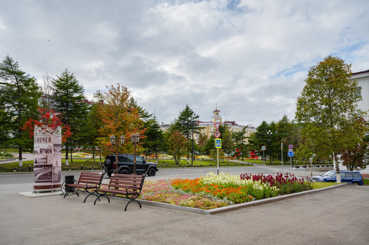 Лариса Поликанова: Более 1,5 тысячи кустарников, свыше 350 деревьев и 180 тысяч цветов украсили Магадан в сезоне благоустройства 2025 года Лариса Поликанова: Более 1,5 тысячи кустарников, свыше 350 деревьев и 180 тысяч цветов украсили Магадан в сезоне благоустройства 2025 года