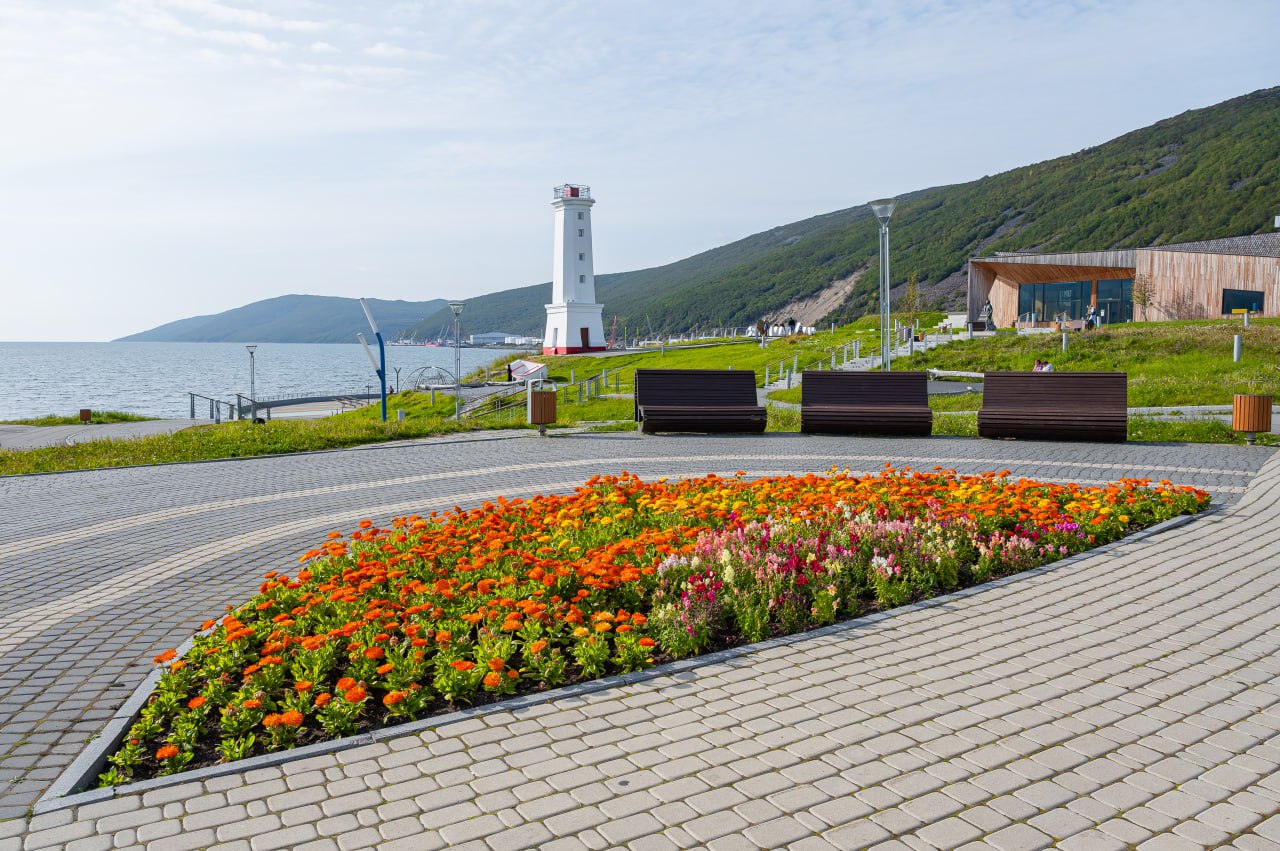 Лариса Поликанова: Более 1,5 тысячи кустарников, свыше 350 деревьев и 180 тысяч цветов украсили Магадан в сезоне благоустройства 2025 года Лариса Поликанова: Более 1,5 тысячи кустарников, свыше 350 деревьев и 180 тысяч цветов украсили Магадан в сезоне благоустройства 2025 года