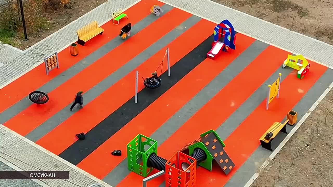 Двор на улицах Ленина и Транспортной в Омсукчане этим летом существенно преобразился