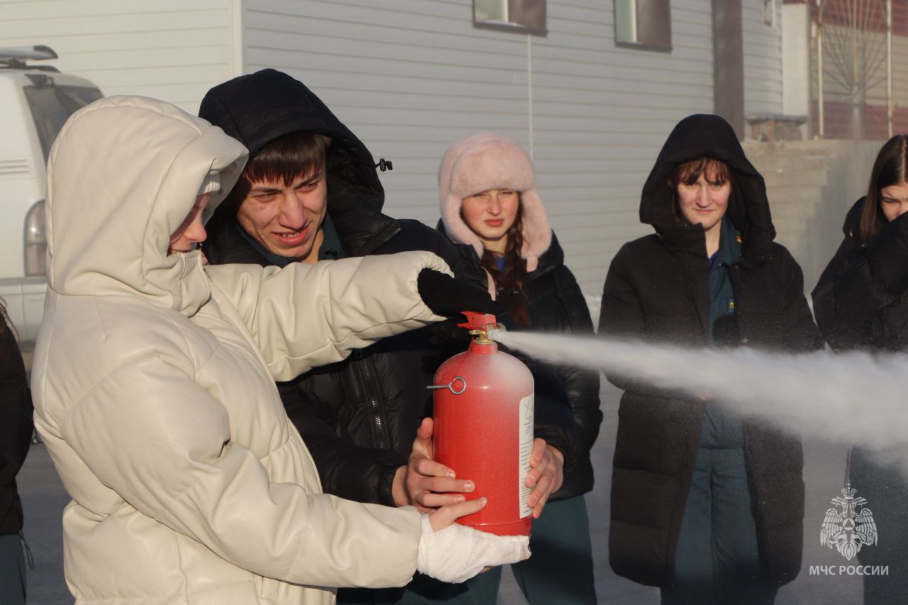 Кадеты МЧС России побывали в гостях у Испытательной пожарной лаборатории Кадеты МЧС России побывали в гостях у Испытательной пожарной лаборатории