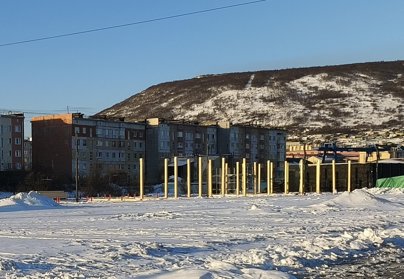 Продолжается благоустройство Магаданской площади в городе Магадане Продолжается благоустройство Магаданской площади в городе Магадане