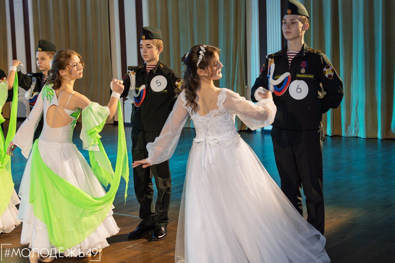 Леди и джентльмены!!!. 19 ноября 2025 года в Молодёжном центре прошёл патриотический бал "На дальневосточных берегах" Леди и джентльмены!!!. 19 ноября 2025 года в Молодёжном центре прошёл патриотический бал "На дальневосточных берегах"