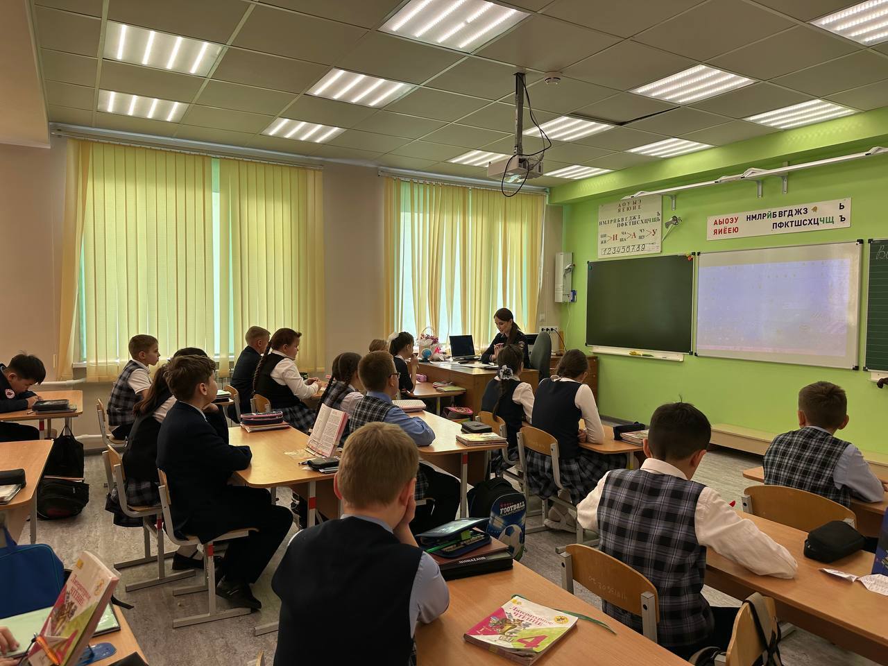 Комиссия по делам несовершеннолетних и защите их прав Магадана совместно с департаментом образования мэрии организует межведомственные Дни профилактики в школах колымской столицы Комиссия по делам несовершеннолетних и защите их прав Магадана совместно с департаментом образования мэрии организует межведомственные Дни профилактики в школах колымской столицы