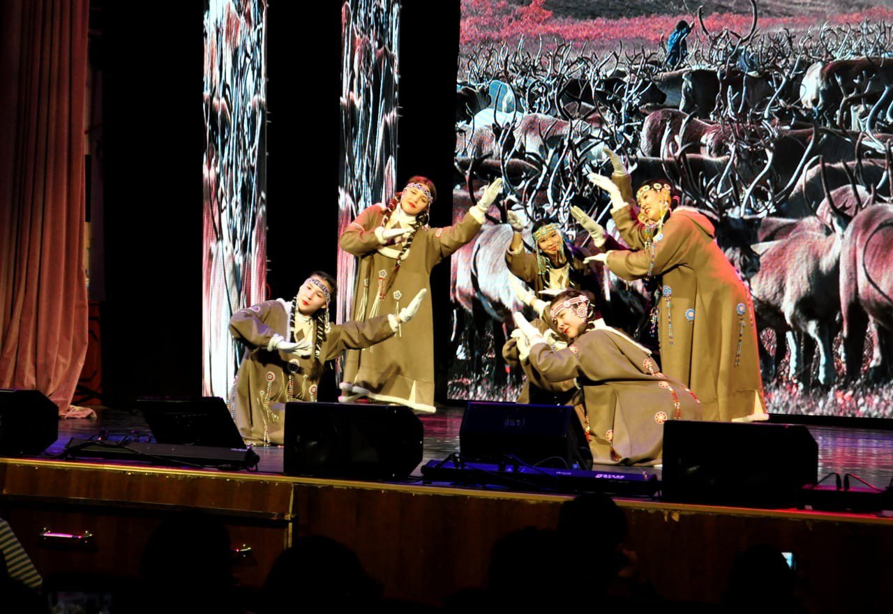 Магаданские артисты «Авландя» получили почетное звание «Народный самодеятельный коллектив»