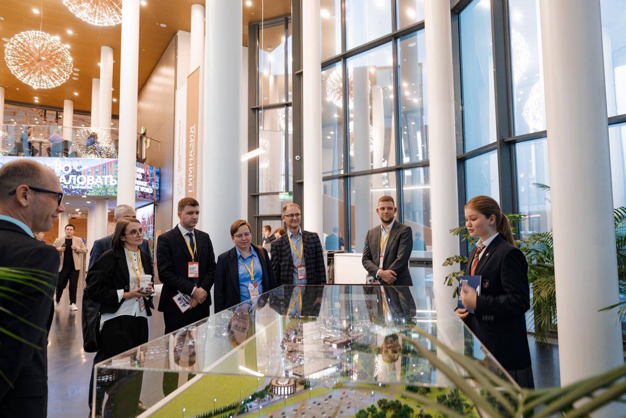 Сергей Носов: Руководители и управленческие команды образовательных организаций Магаданской области успешно завершили профессиональную стажировку на базе гимназии им. Е. М. Примакова Сергей Носов: Руководители и управленческие команды образовательных организаций Магаданской области успешно завершили профессиональную стажировку на базе гимназии им. Е. М. Примакова