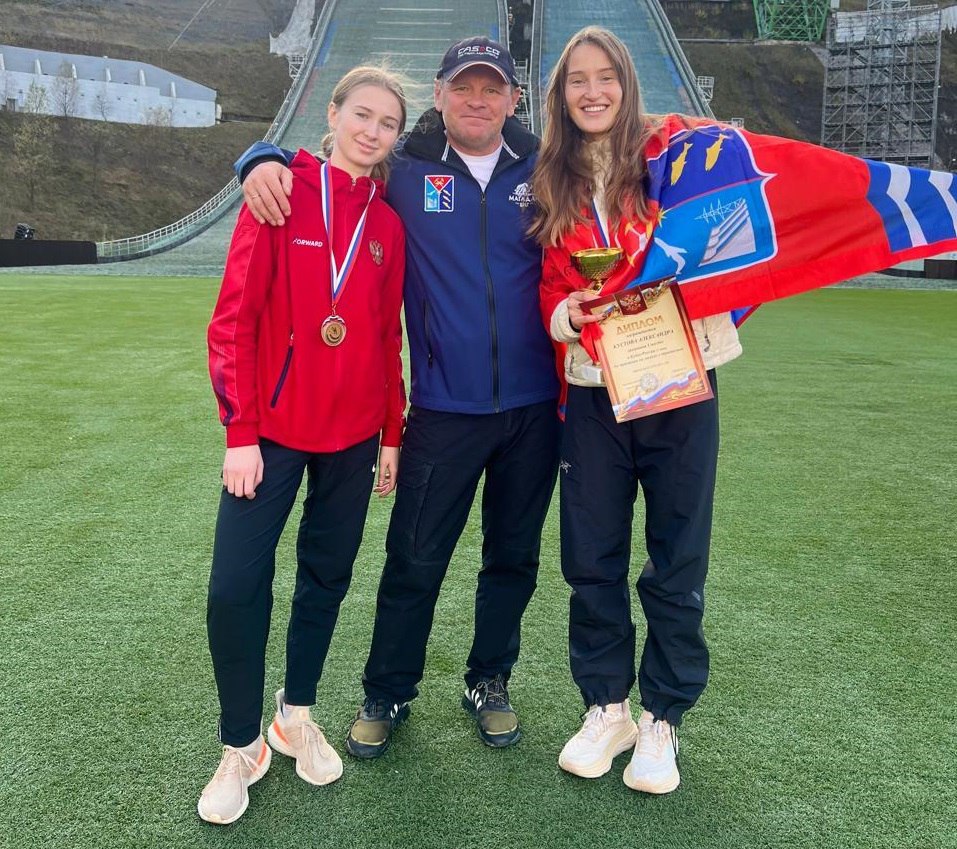 Три медали завоевали магаданские летающие лыжницы на этапах Кубка России в Сочи Три медали завоевали магаданские летающие лыжницы на этапах Кубка России в Сочи