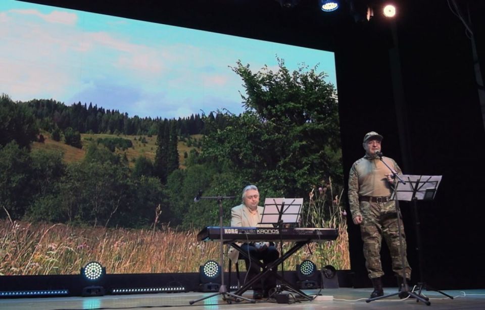 Джазовый дуэт провел благотворительный концерт для участников СВО в Магадане