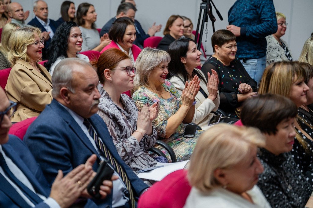 В Магадане прошло торжественное мероприятие, посвященное 65-летию образования Северо-Восточного государственного университета В Магадане прошло торжественное мероприятие, посвященное 65-летию образования Северо-Восточного государственного университета