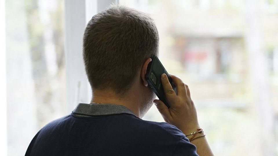 12345. В Магаданской области за ложное сообщение об угрозе полицией задержан житель Ольского округа В вечернее время в дежурную часть Отделения МВД России «Ольское» Магаданской области позвонил неизвестный, который анонимно...