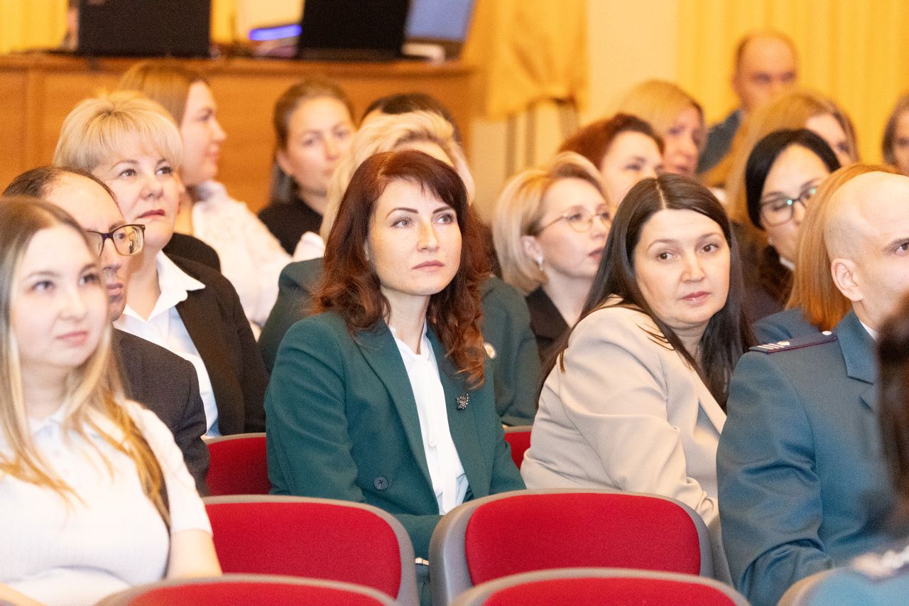 Сотрудники Управления федеральной налоговой службы региона отметили профессиональный праздник Сотрудники Управления федеральной налоговой службы региона отметили профессиональный праздник