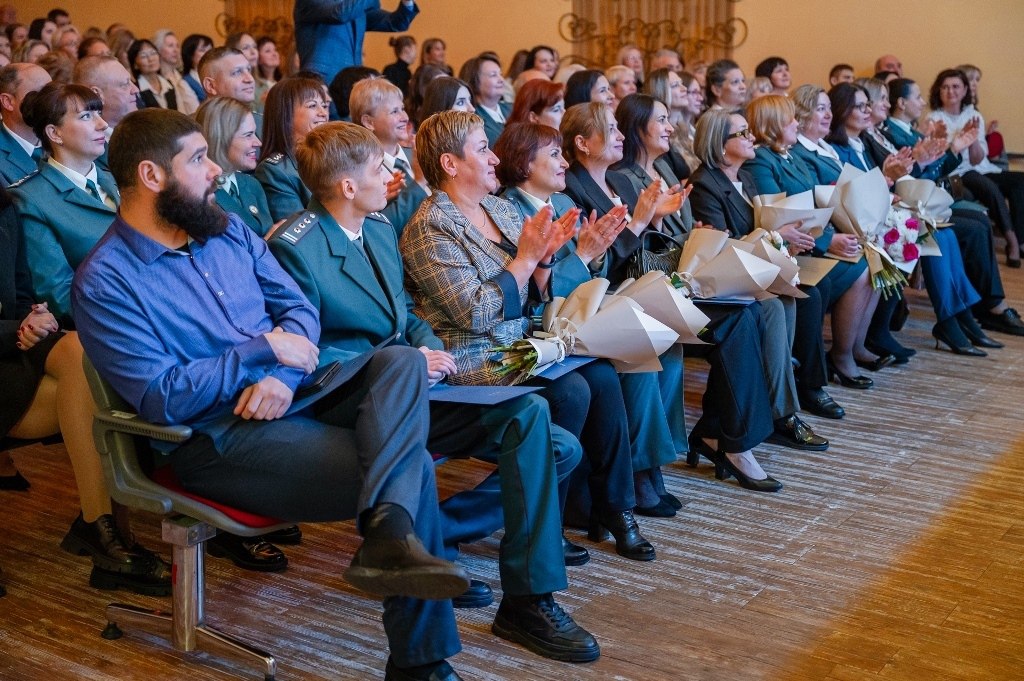 В ДК «Автотэк» прошло торжественное мероприятие, посвященное Дню работника налоговой службы В ДК «Автотэк» прошло торжественное мероприятие, посвященное Дню работника налоговой службы