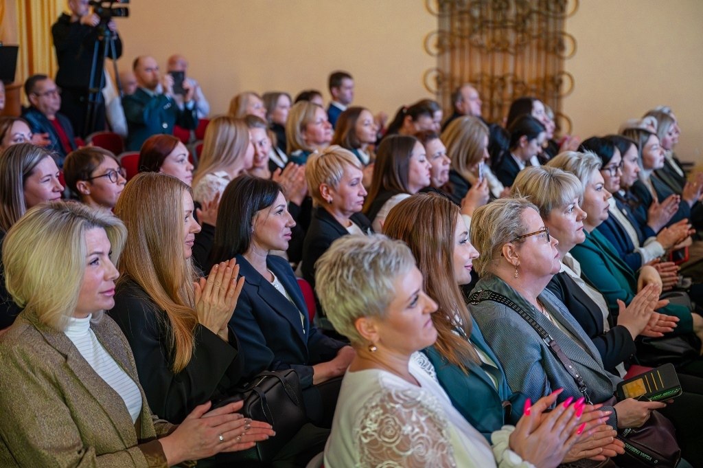 В ДК «Автотэк» прошло торжественное мероприятие, посвященное Дню работника налоговой службы В ДК «Автотэк» прошло торжественное мероприятие, посвященное Дню работника налоговой службы