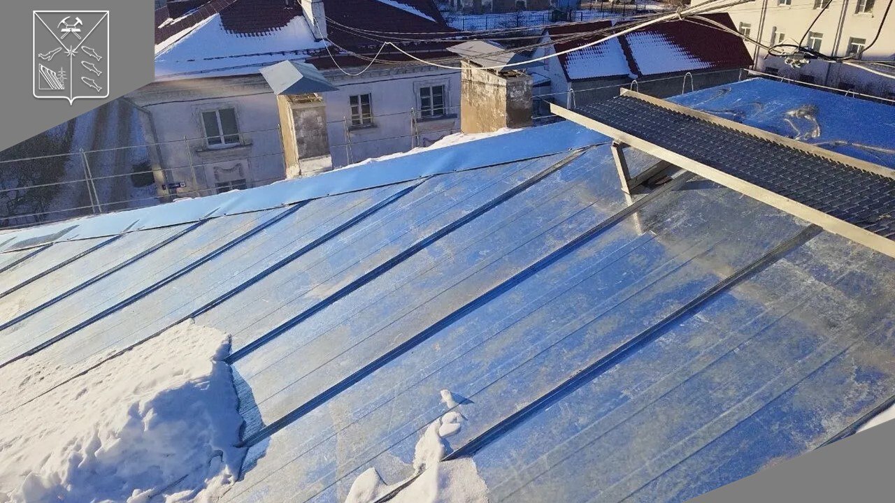 В рамках региональной программы капитального ремонта многоквартирных домов на территории Магаданской области осуществлен капремонт крыши дома по адресу: г. Магадан, ул. Портовая, д. 5 В В рамках региональной программы капитального ремонта многоквартирных домов на территории Магаданской области осуществлен капремонт крыши дома по адресу: г. Магадан, ул. Портовая, д. 5 В