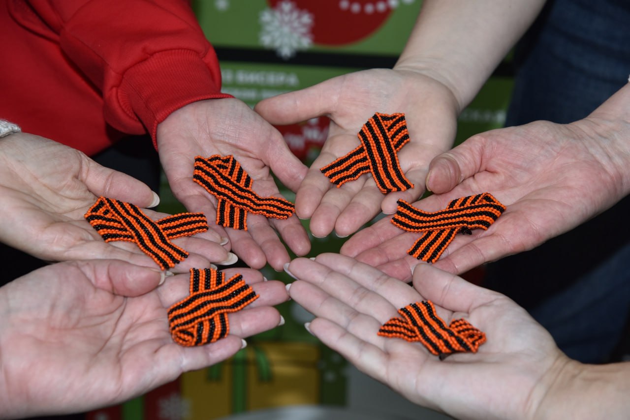 В Центре народных художественных промыслов Магаданской области готовится к открытию новая выставка «ЁлкаПобеды» В Центре народных художественных промыслов Магаданской области готовится к открытию новая выставка «ЁлкаПобеды»