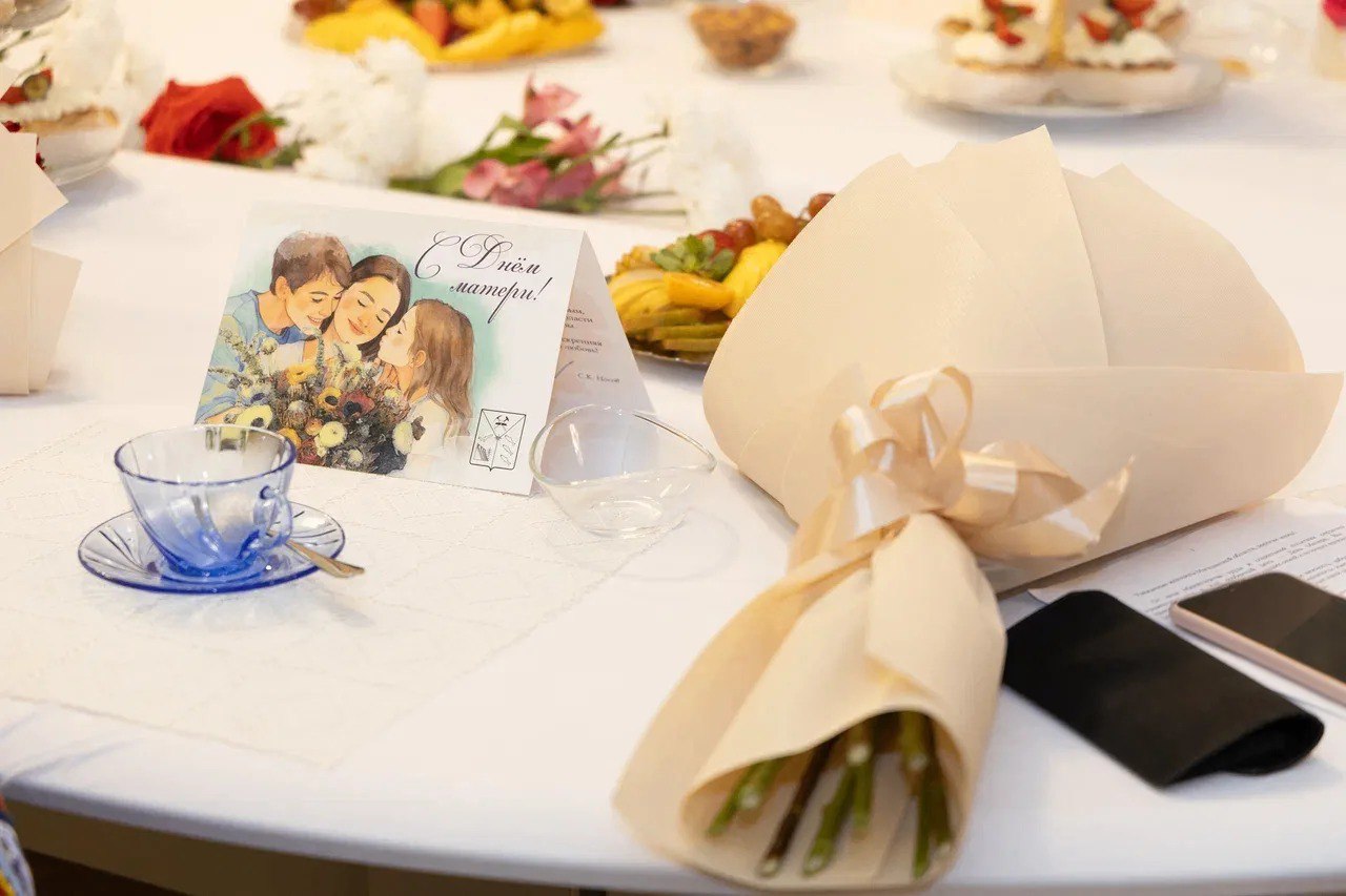 Колымских мам пригласили на разговор по душам ко Дню Матери Колымских мам пригласили на разговор по душам ко Дню Матери