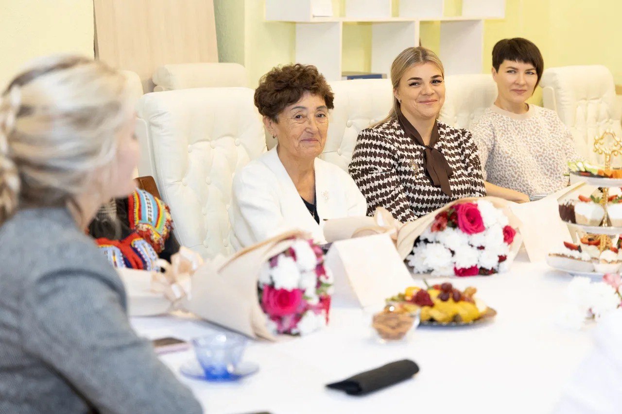 Колымских мам пригласили на разговор по душам ко Дню Матери Колымских мам пригласили на разговор по душам ко Дню Матери