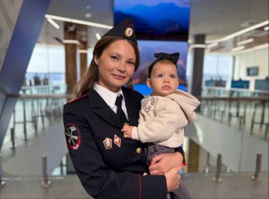 Ко Дню матери: фотокарточки сотрудниц органов внутренних дел Магаданской области и их замечательных деток