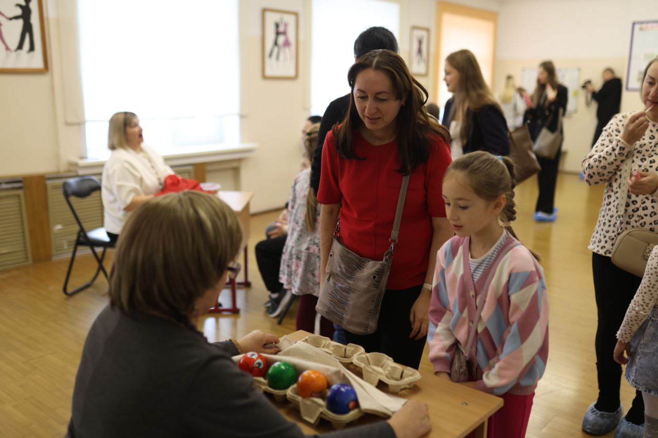 Фестиваль для мам прошел во Дворце детского и юношеского творчества Магадана