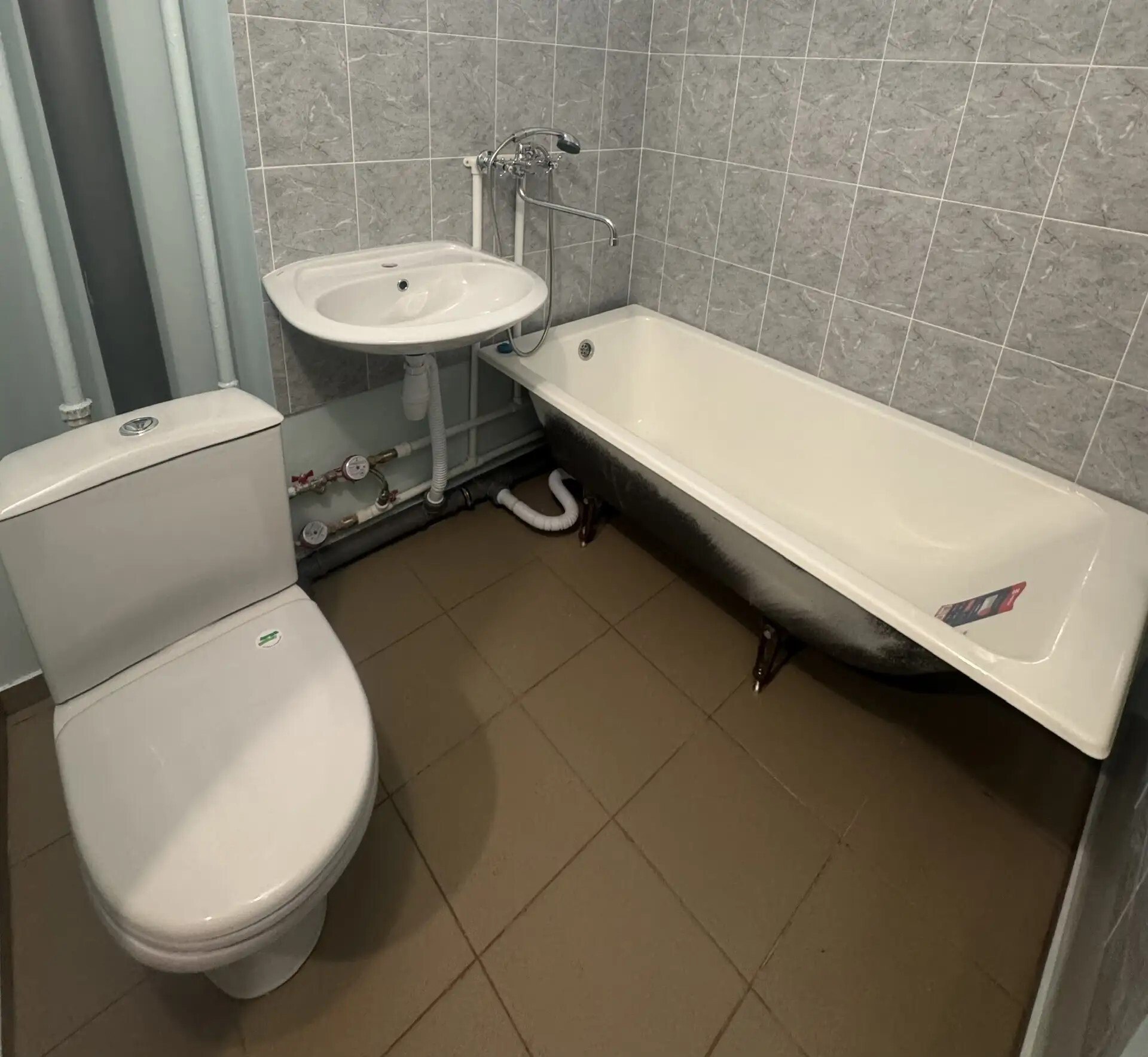 Сотрудники регионального минстроя приняли участие в работе комиссии по приемке квартиры после капитального ремонта Сотрудники регионального минстроя приняли участие в работе комиссии по приемке квартиры после капитального ремонта