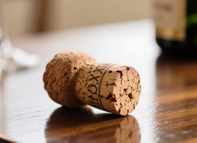 Запрет на работу иностранцев по патентам в магазинах алкоголя и табака обсуждают на Колыме