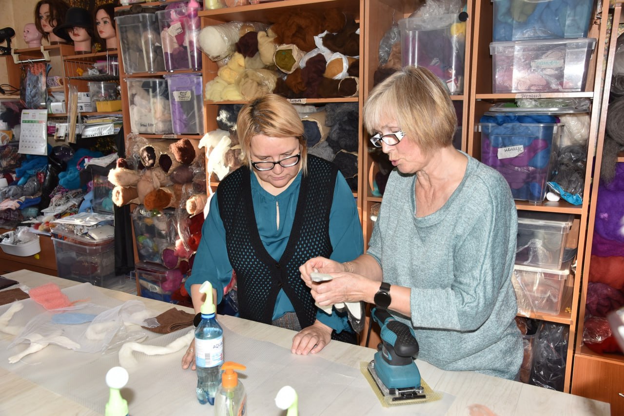 В Центре народных художественных промыслов Магаданской области готовится к открытию новая выставка «ЁлкаПобеды» В Центре народных художественных промыслов Магаданской области готовится к открытию новая выставка «ЁлкаПобеды»