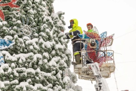 Магаданцы могут создать уникальные игрушки для украшения городских елок
