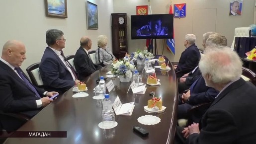 Председатель Магаданской областной Думы Анатолий Широков поздравил с днем образования Колымы заслуженных жителей региона