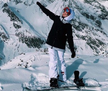 Магаданская сноубордистка Александра Паршина оформила «золотой дубль» на этапе Кубка России