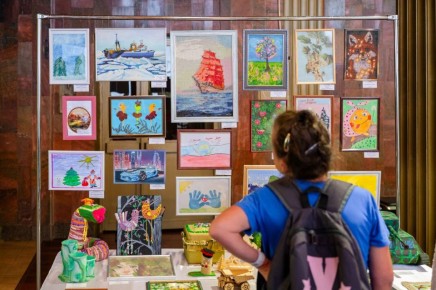 Региональную выставку декоративно-прикладного творчества людей с инвалидностью открыли в Магадане