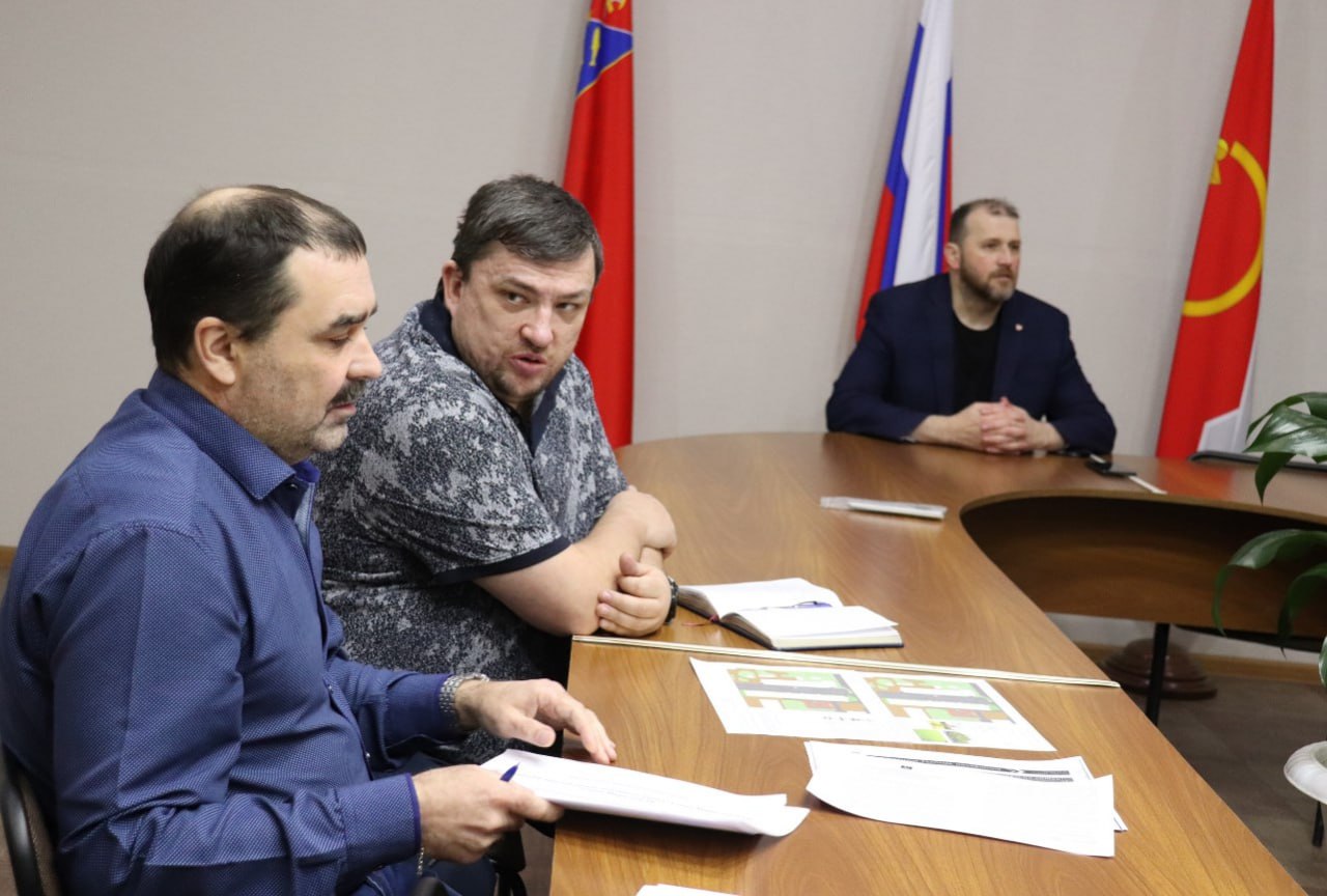 Жители могут превратить один из проездов в Усть-Омчуге в пешеходную зону отдыха Жители могут превратить один из проездов в Усть-Омчуге в пешеходную зону отдыха