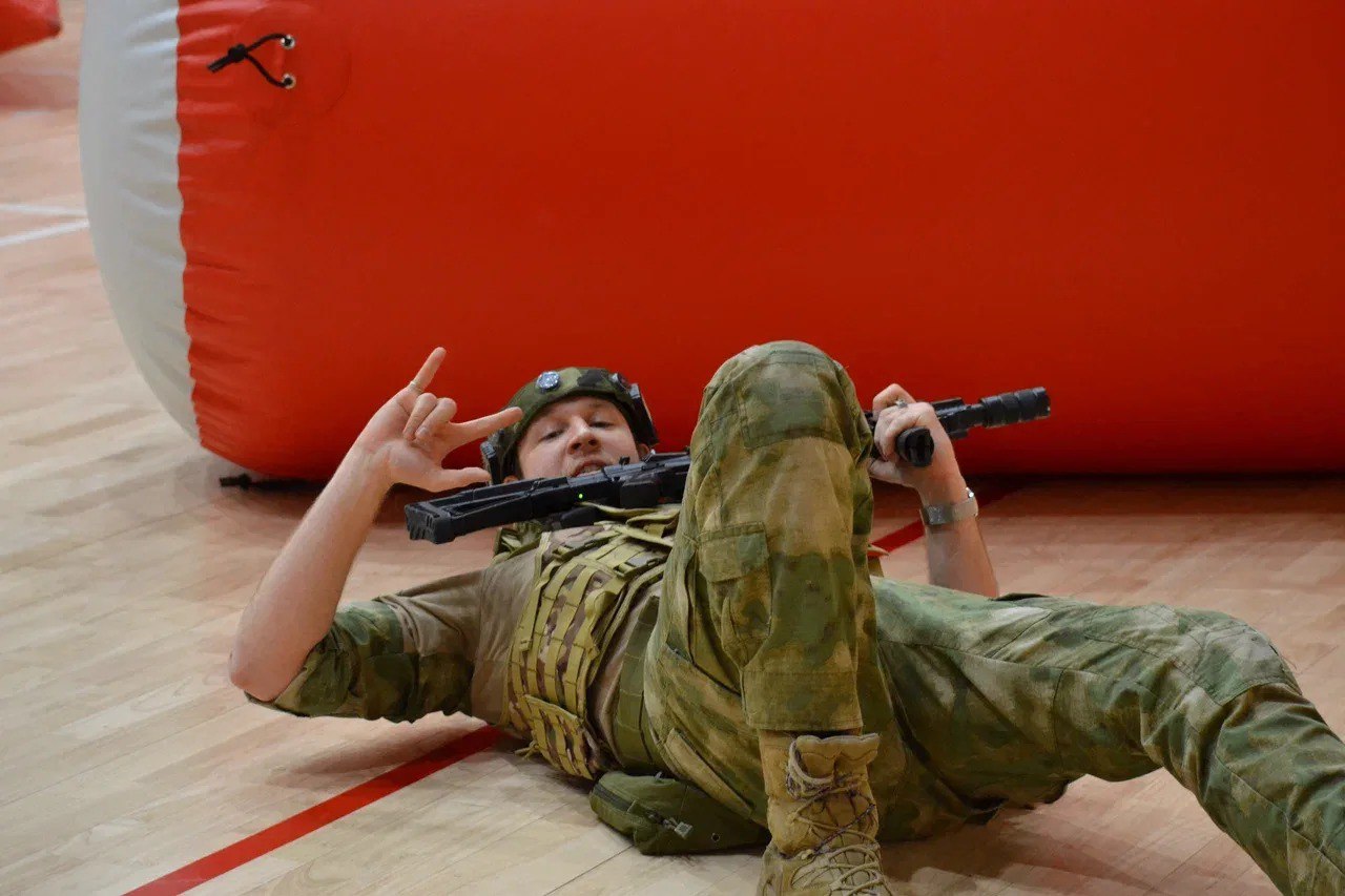 Трехдневный турнир по лазертагу прошел в Магадане Трехдневный турнир по лазертагу прошел в Магадане